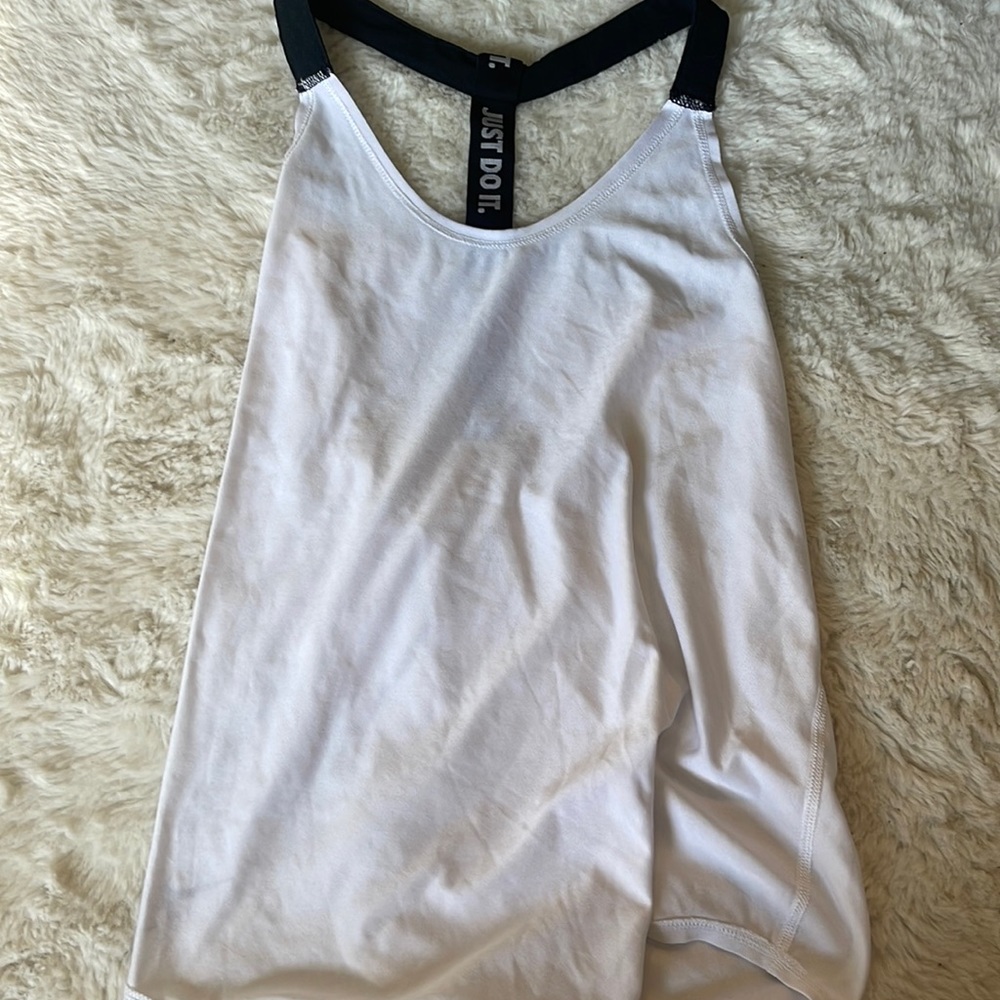 nike workout top